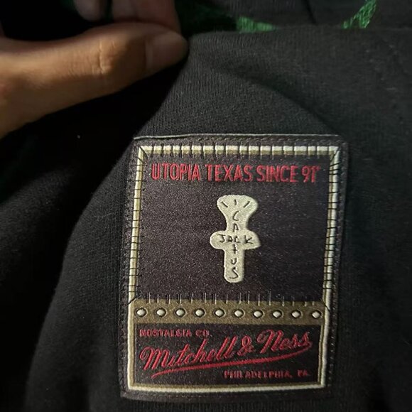 Travis Scott x Mitchell & Ness University of Oregon Hoodie *Rare* - Picture 3 of 5